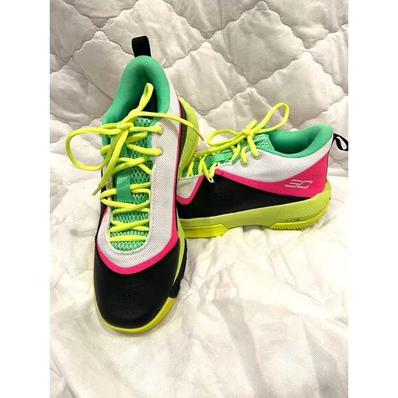 Under Armour Stephen Curry Basketball Shoes Size 7Y